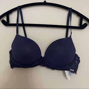 Gilly Hicks Bra